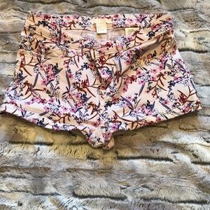 H&M Mid Rise Floral Shorts